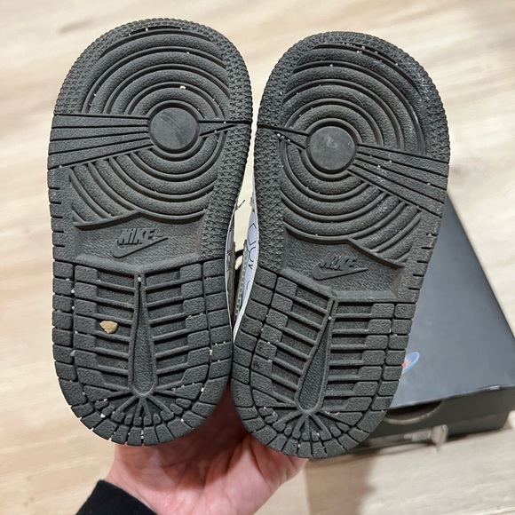 Nike Jordan 1 Mid SE toddler 5C - Picture 3 of 6